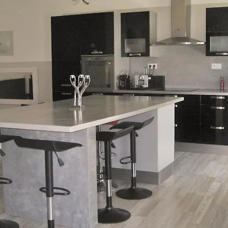 شقة Black & White Alignan-du-Vent