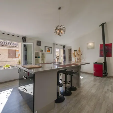 Black & White 아파트