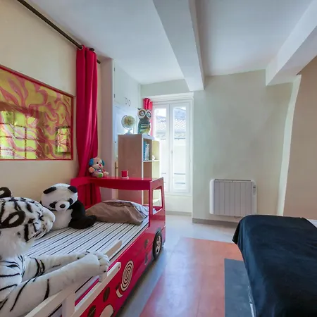 아파트 Black & White Alignan-du-Vent