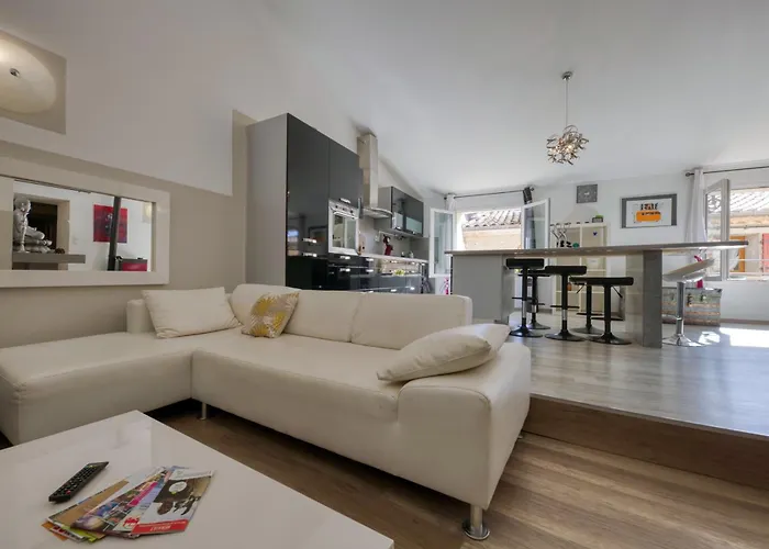 Black & White 아파트 Alignan-du-Vent