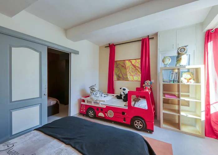 아파트 Black & White Alignan-du-Vent