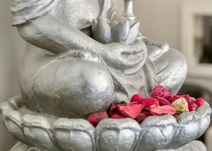 Black & White Alignan-du-Vent